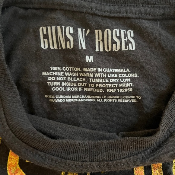Vintage looking Guns N’ Roses tee! - Picture 3 of 3